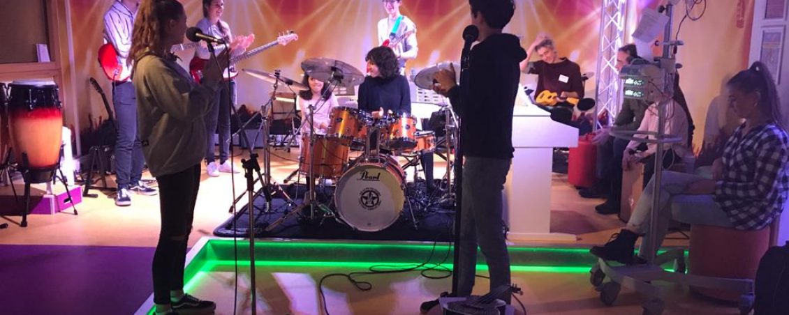 Muziekleerlingen begeleiden in het Prinses Máxima Centrum