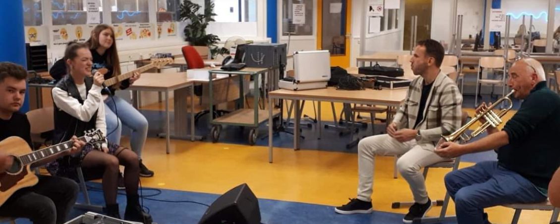 Muziekleraar Frans in TV- programma “Helden”