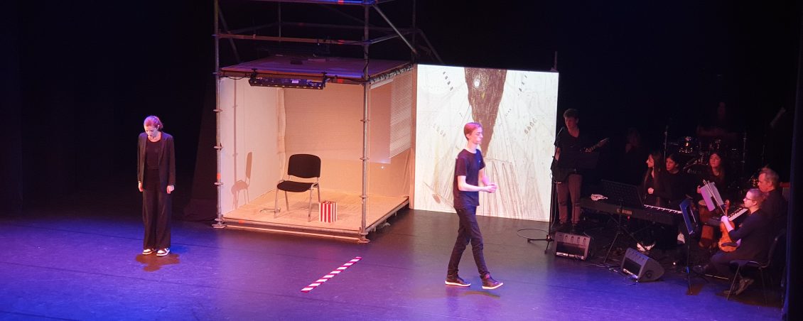 School theater Productie thema: “Binnen en Buiten”